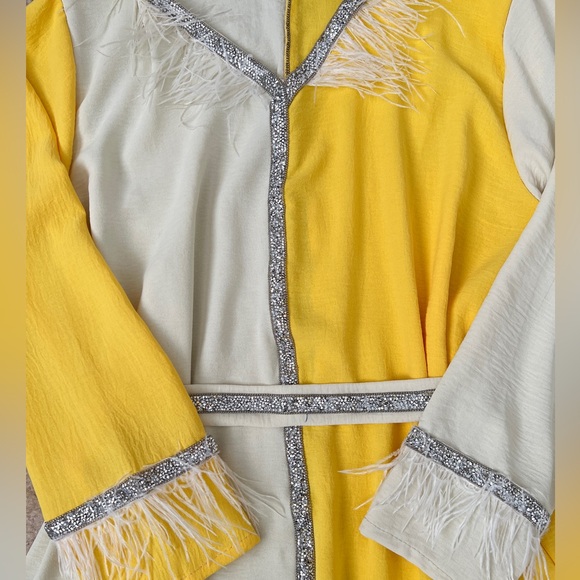 Arabian Style Dress With Removable Tie Belt - Picture 3 of 4